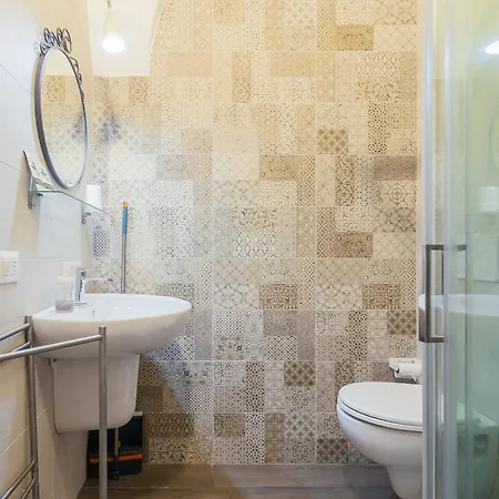 Red By Wonderful Italy Konukevi Bari